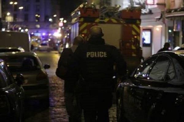 الشرطة الفرنسية بعد وقوع التفجيرات