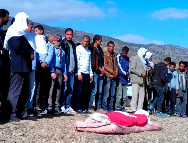 تونسيون يتجمعون قبل دفن فتى راع ذبحه 