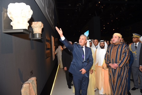 الملك محمد السادس بجولة للإطلاع على فعاليات الأسبوع الثقافي