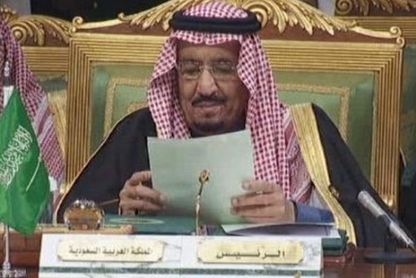 الملك سلمان يفتتح القمة الخليجية في الرياض