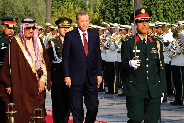 الملك سلمان في استقبال إردوغان