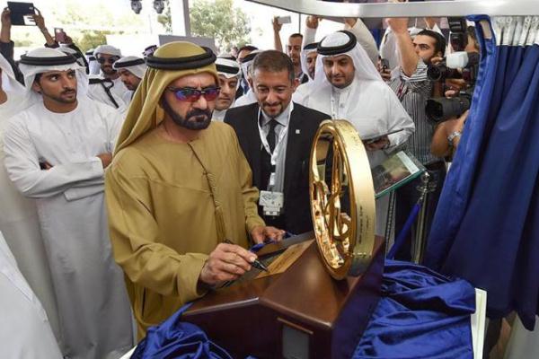 محمد بن راشد يزور معرض دبي الدولي للقوارب واليخوت - وام
