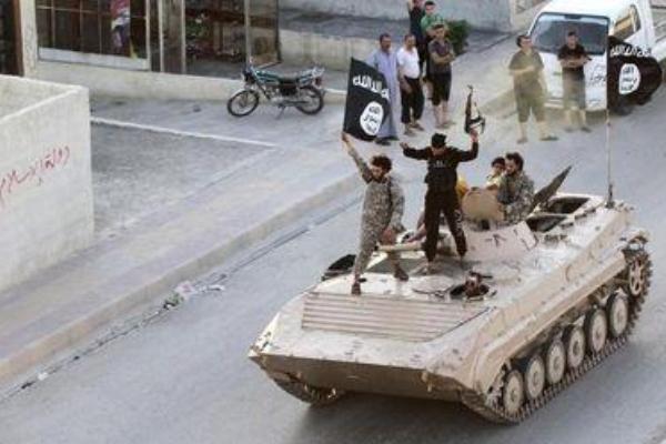داعش يسيطر على معظم مخيم اليرموك