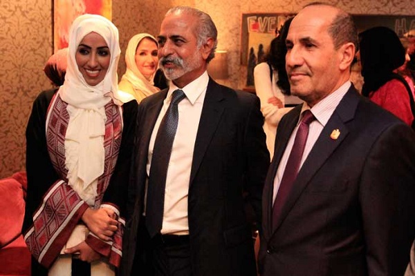 سفير الإمارات في لندن، ونهيان بن مبارك والمخرجة نهلة الفهد