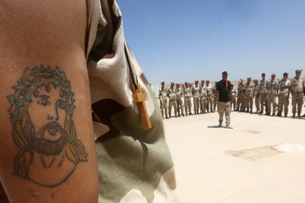 مسيحيو العراق يستعدون لقتال داعش