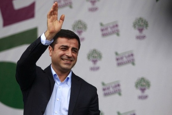 صلاح الدين دميرتاش زعيم حزب الشعب الديموقراطي الكردي