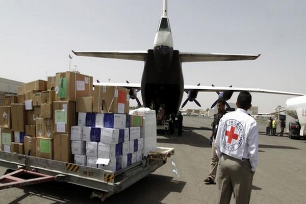 موانئ محافظة عدن ومطارها أصبحت آمنة وتستقبل المساعدات الإغاثية