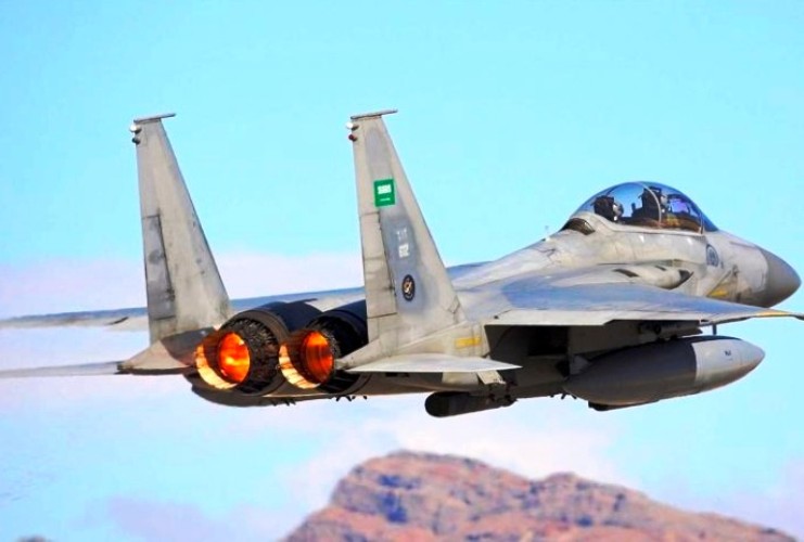 طائرة تابعة لسلاح الجو الملكي السعودي في طريقها لقصف أهداف في اليمن