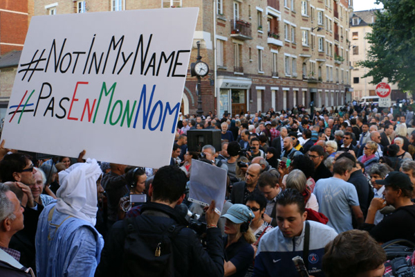 مسلمو فرنسا يتظاهرون ضد داعش وجرائمه - أرشيف أ ف ب