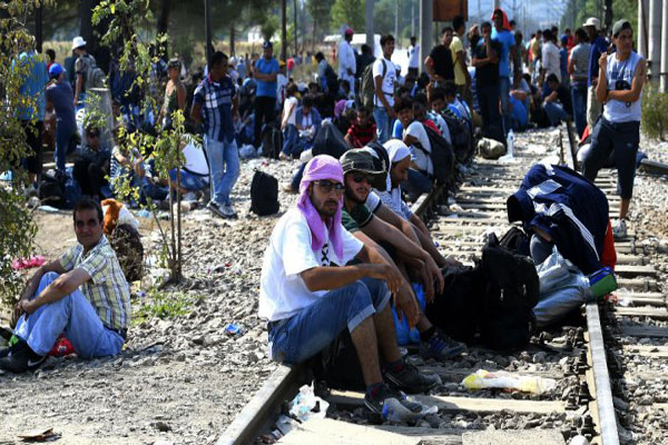 مقدونيا تعلن حالة الطوارئ لإيقاف تدفق اللاجئين