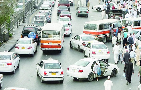 وزارة النقل السعودية تفرض غرامات على سيارات الأجرة المخالفة