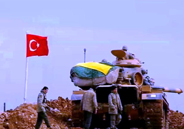 قوات تركية قرب معسكر زليكان شرق الموصل