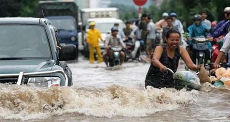 فيضانات فيتنام تخلف 25 قتيلا وتدمر عشرات آلاف المنازل