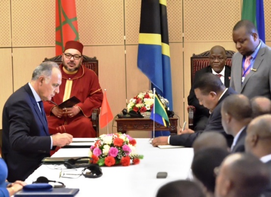 جانب من حفل توقيع الاتفاقات الثنائية بين المغرب وتنزانيا