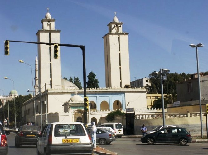 الجزائر تقوم بإجراءات كثيرة لمنع استغلال المتشددين للمساجد