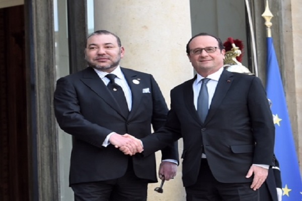 لقاء جرى في قصر الاليزيه بين العاهل المغربي والرئيس الفرنسي