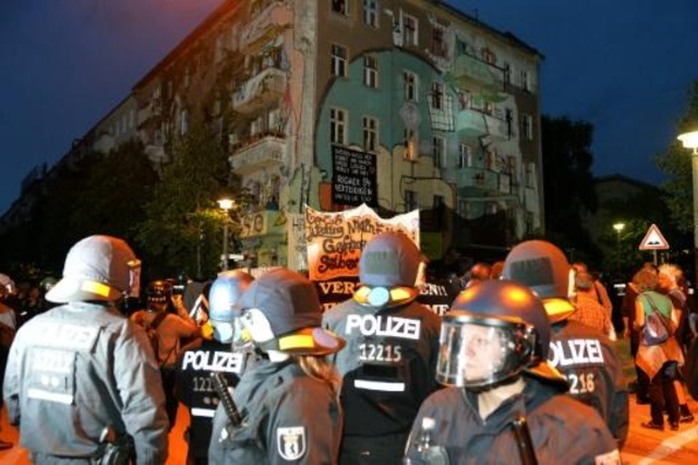 اصابة 123 شرطيا المانيا في اشتباكات مع محتجين