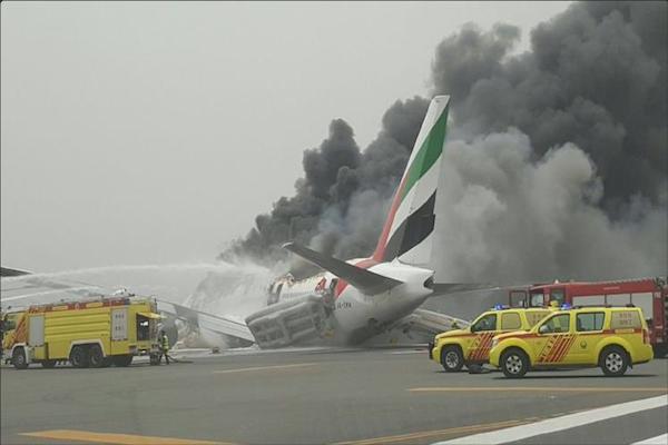 تقرير يكشف تفاصيل حادث الطائرة الإماراتية