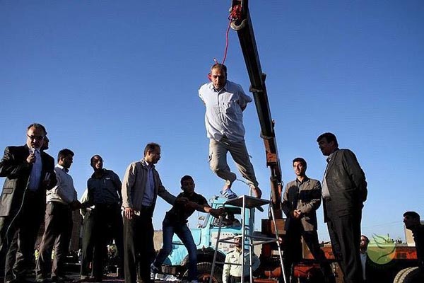 عملية إعدام علنية في إيران