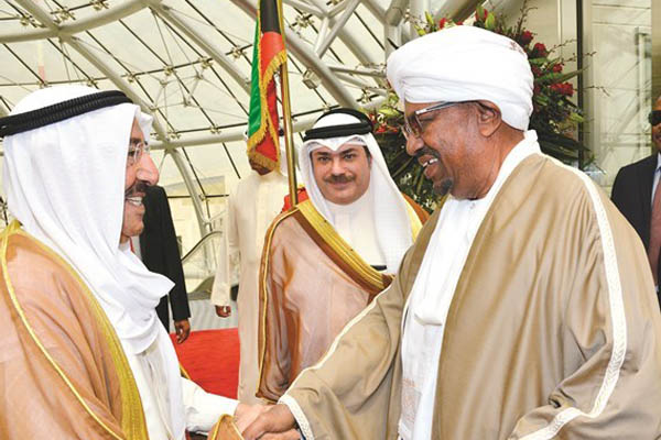 الشيخ صباح الأحمد مرحبا بالرئيس السوداني