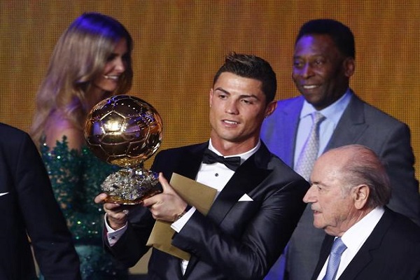 البرتغالي كريستيانو رونالدو أفضل لاعب في العالم