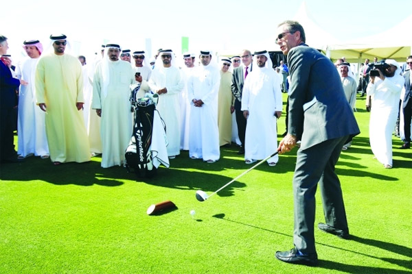 حاكم عجمان يدشن نادي الغولف العالمي