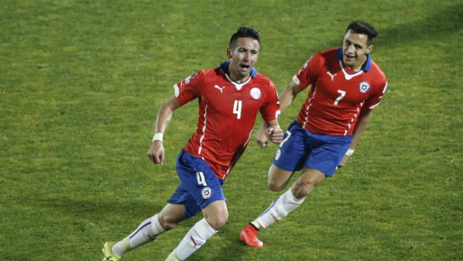 ماوريسيو ايسلا صاحب هدف الانتصار والتأهل لتشيليين