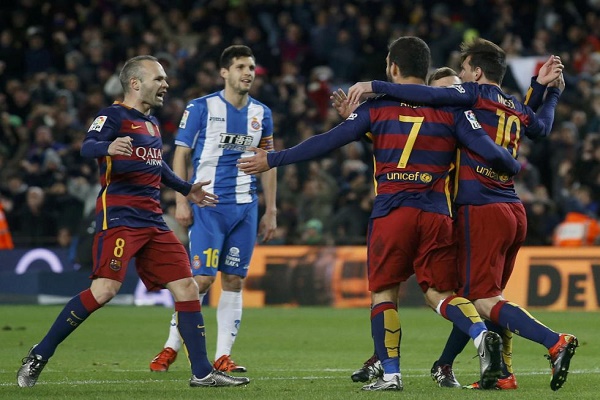 برشلونة يعاقب اسبانيول في دربي كاتالونيا