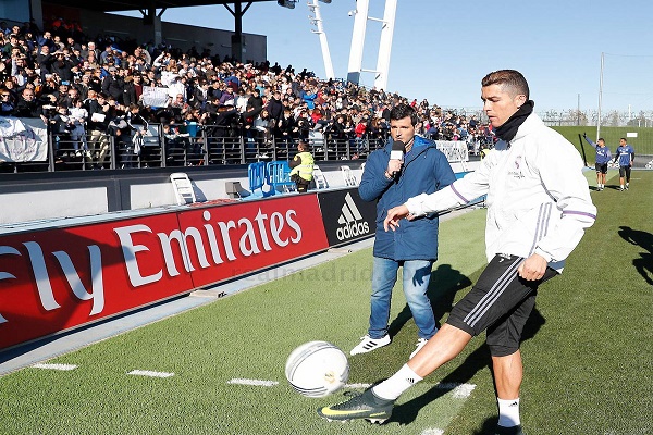 رونالدو في التدريبات المفتوحة لجماهير ريال مدريد