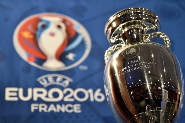 79 بالمئة من الفرنسيين يرفضون إلغاء بطولة كأس أوروبا 2016