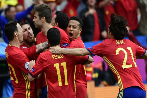 الفوز يضع إسبانيا وكرواتيا في دور الـ16 من يورو 2016