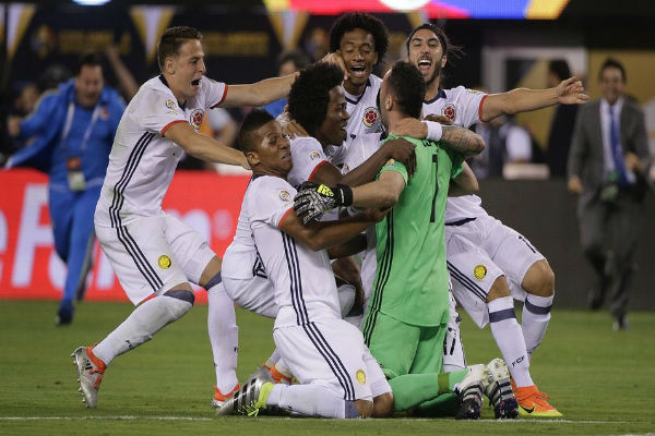 فرحة لاعبي كولومبيا بالتأهل إلى نصف نهائي كوبا أميركا