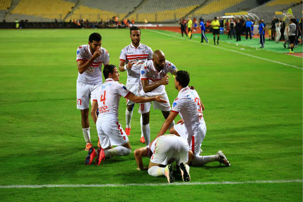 فرحة لاعبي الزمالك بأحد الأهداف الثلاثة في شباك الغريم الأهلي