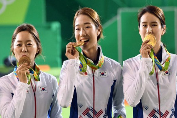 حتفظ منتخب كوريا الجنوبية للسيدات بذهبية الفرق في رياضة القوس والنشاب
