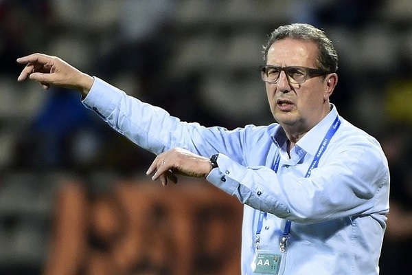 ليكنز يستقيل من تدريب الجزائر بعد الإقصاء من كأس أفريقيا