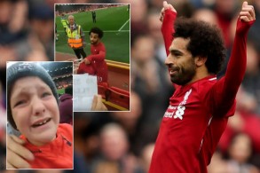 محمد صلاح يبكي طفلًا فرحًا في مدرجات