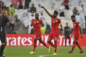 هدف قاتل يضع عمان في ثمن النهائي واليابان تحسم الصدارة