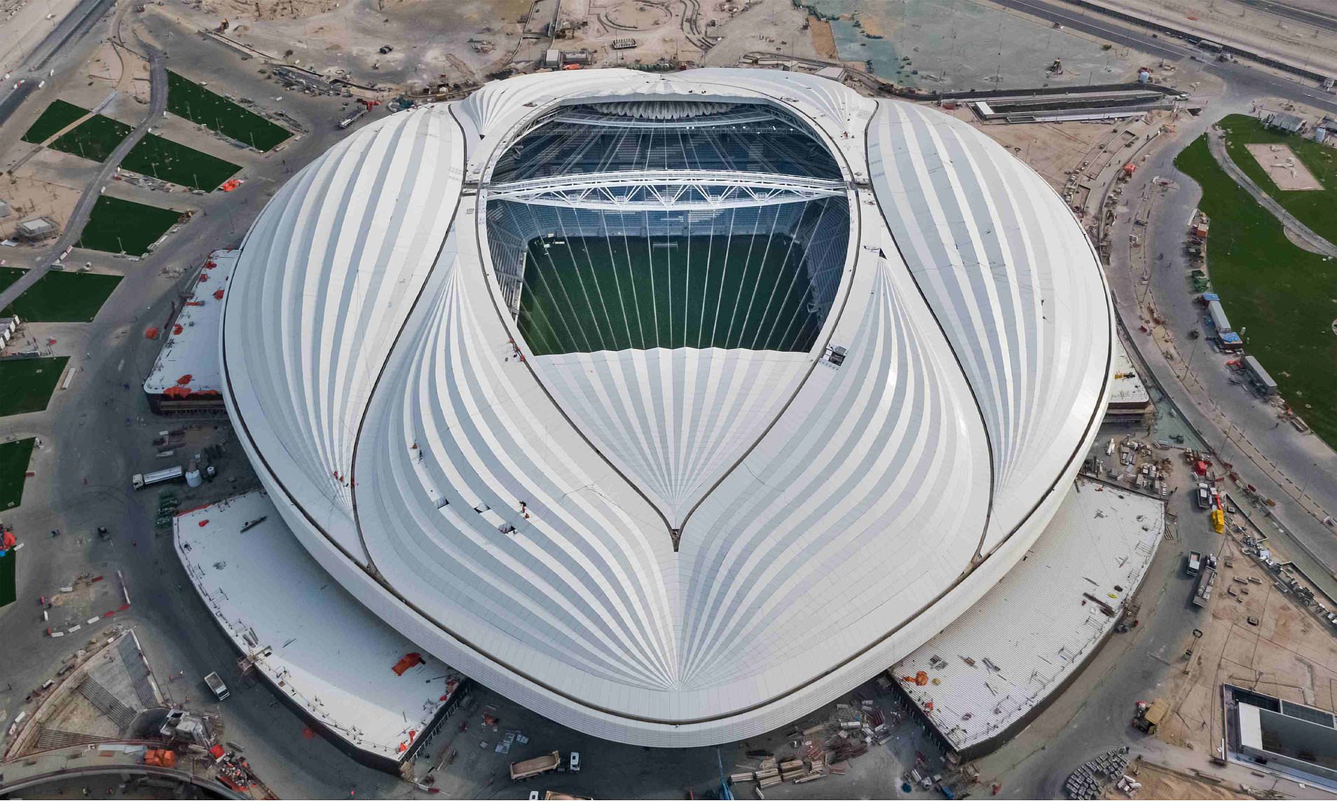 ملعب الوكرة في قطر: مثير... للجدل طبعاً!
