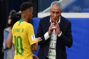 مدرب البرازيل يؤكد: نيمار ينتظر رحيله عن باريس سان جيرمان في هدوء