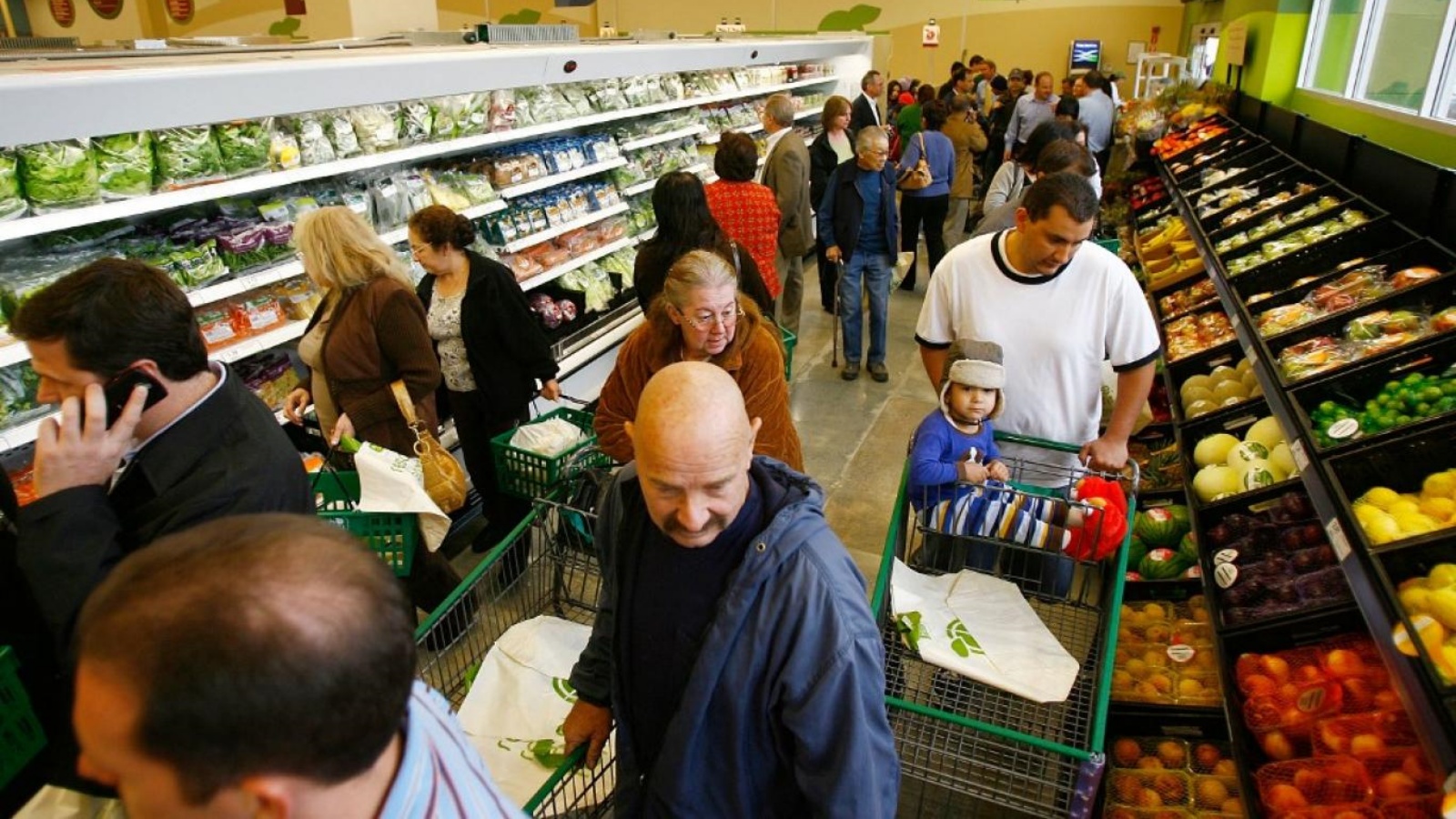 ارتفاع أسعار المواد الغذائية يبقي التضخم في بريطانيا أعلى من 10%