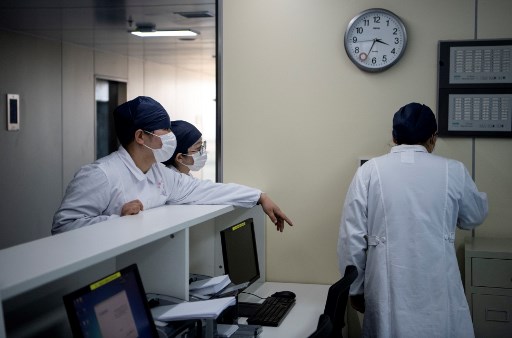الصين تدعو المتعافين من كورونا إلى التبرع بالبلازما لاستخدامها كعلاج