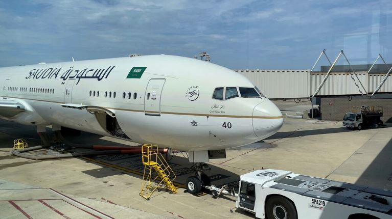 السعودية نيوز |  السعودية تعلن تسيير رحلات دولية أسبوعية إلى مطار نيوم 