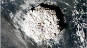 بركان تونغا في 15 كانون الثاني/يناير 2022