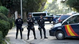 Getty Images إسبانيا كثفت الوجود الأمني حول المنشآت العامة بعد الكشف عن عدد من الرسائل المفخخة