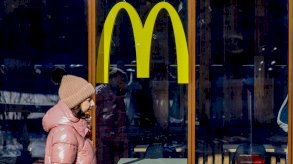 ماكدونالدز ورينو تعلنان عن بيع أنشطتهما التجارية في روسيا