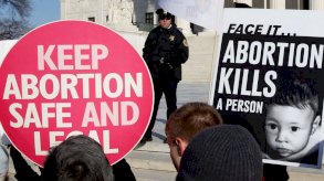 جو بايدن يتعهد بحماية النساء اللاتي يسافرن بهدف الإجهاض