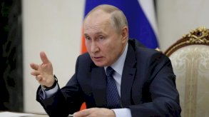بوتين يقول إن خطر الحرب النووية يتصاعد لكن بلاده لم تصب بالجنون