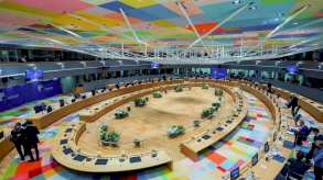 الاتحاد الأوروبي ينجز عملية المصادقة على خطة الإنعاش الاقتصادي