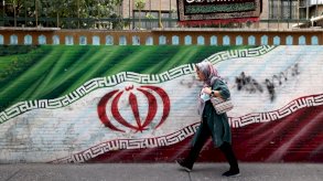 بريطانيا تندد بممارسات إيران ضد البهائيين