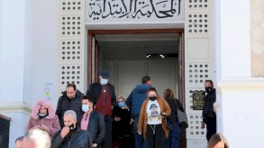تونس: المحكمة الإدارية تعلق تنفيذ قرار رئاسي بعزل خمسين قاضيًا